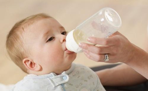 宝宝奶粉喂养需要喝水吗